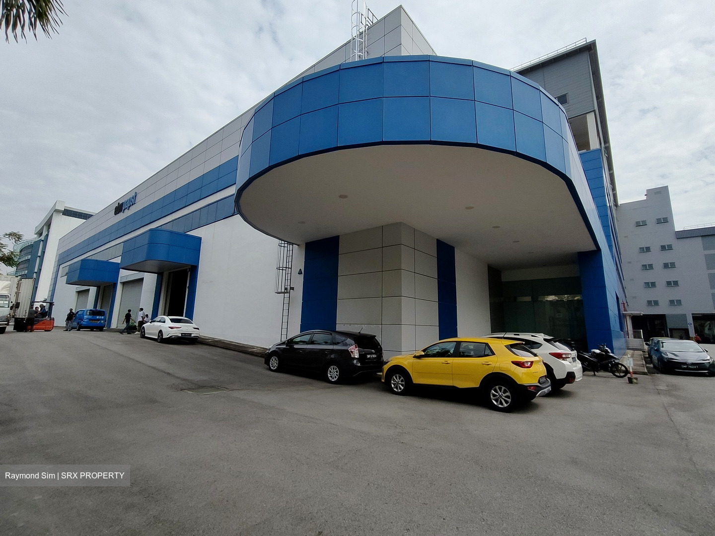 Changi Logistics Centre (D17), Warehouse #437691431